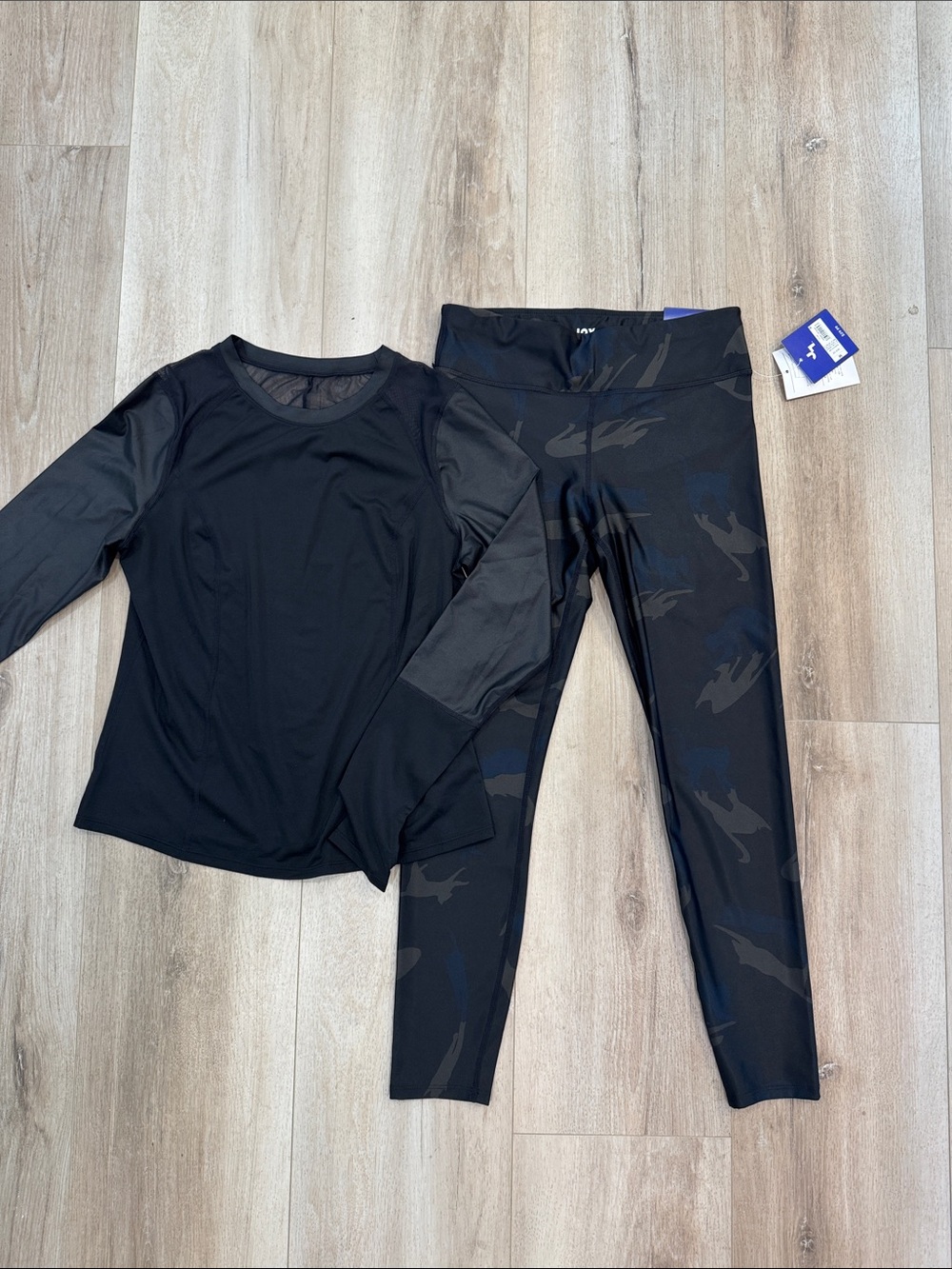 JoyLab Women’s Black Active Leggings & Long Sleeve Top Set